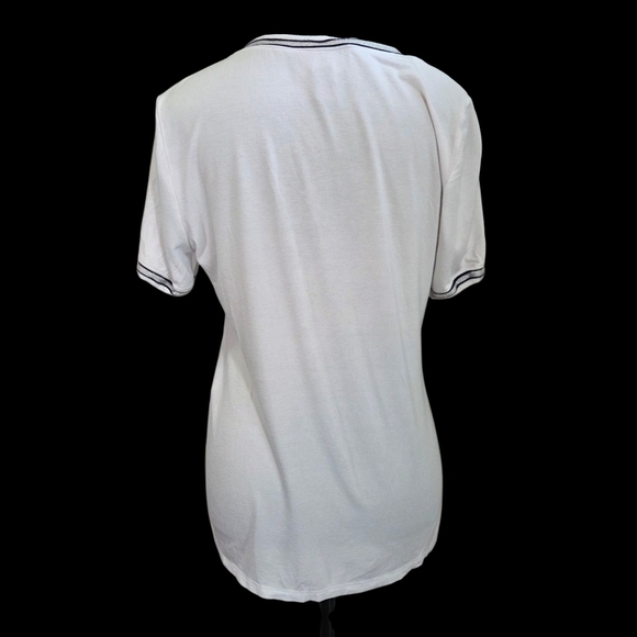 Frank Lyman Design White V-Neck Tee with Black Trim And Beaded Saying Size 8 - Picture 3 of 7